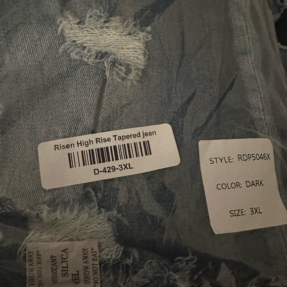 NWT Risen High Rise Tapered Distressed Jeans - Picture 7 of 7